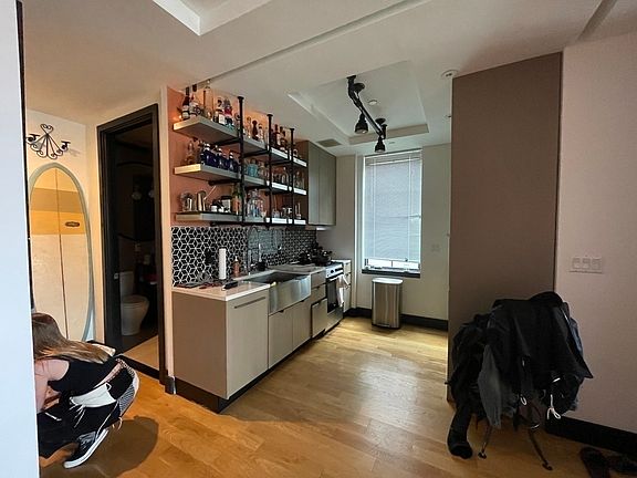 2nd image of 82 Jefferson St #3