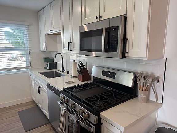 4th image of 1077 26th St
