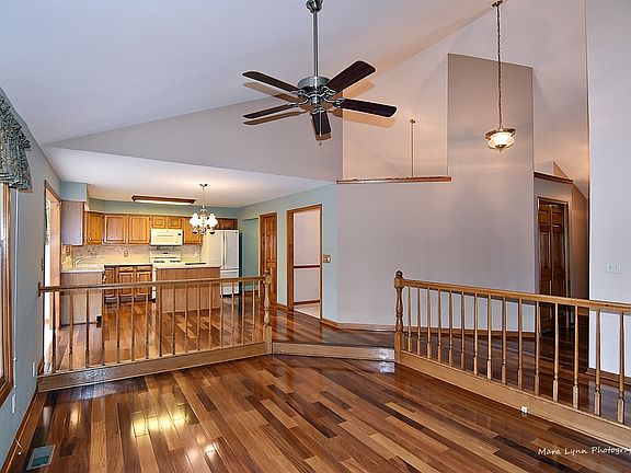 5th image of 536 Viking Dr