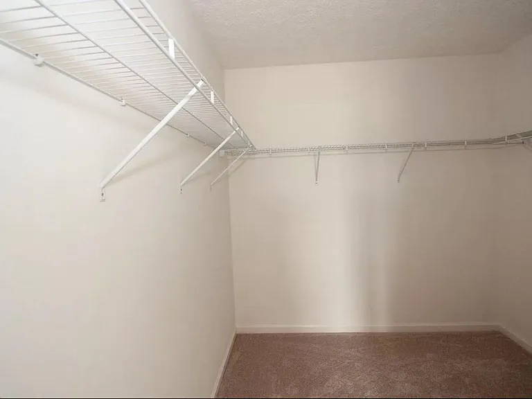 2425 Cushing Dr — Photo 10