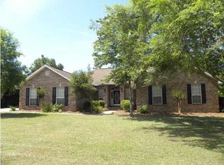 121 Destrehan Rd, Fairhope, AL 36532