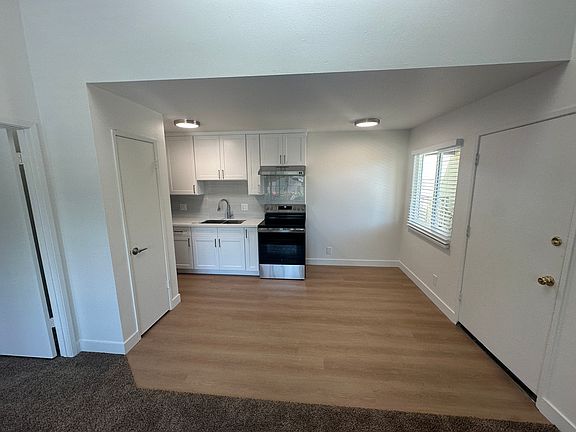 4th image of 270 W Alamar Ave #15