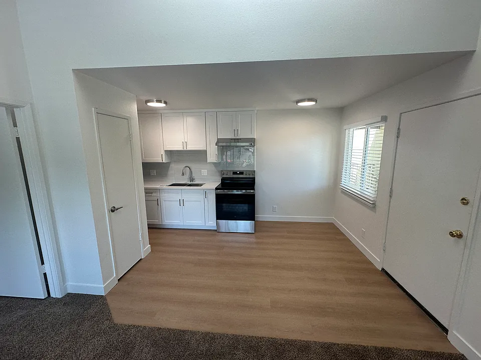 270 W Alamar Ave #15