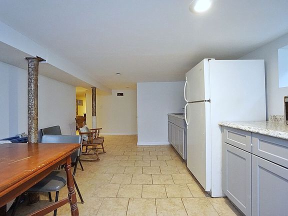 4th image of 65 Mountainview Ave