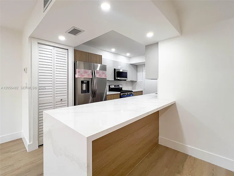 17911 NW 68th Ave #O207 — Photo 8