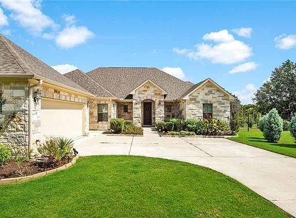 4th image of 135 Quarry Lake Estates Dr