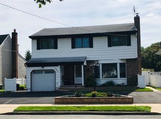 1415 Chapin Ave, Merrick, NY 11566