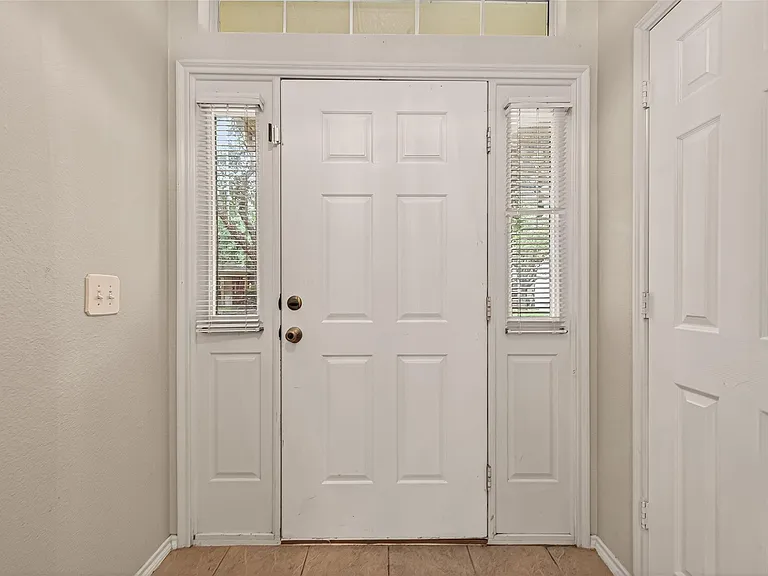 16819 Pine Castle Dr — Photo 2