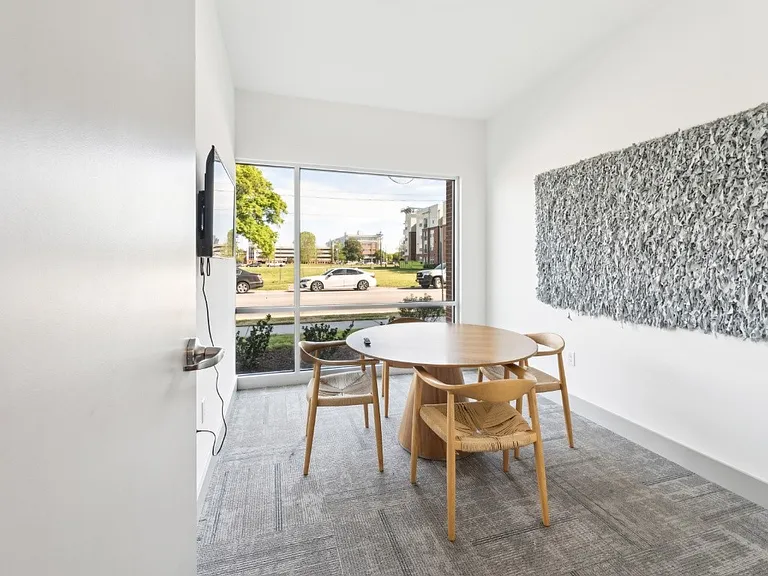 The Point on 38th Apartments — Photo 7