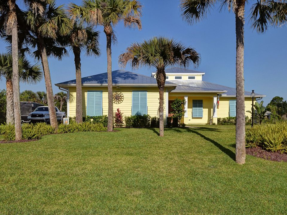 1st image of 748 Holden Ave