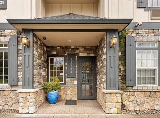 22582 SW Main St APT 308, Sherwood, OR 97140