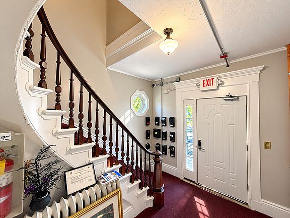 2nd image of 39 Sycamore St