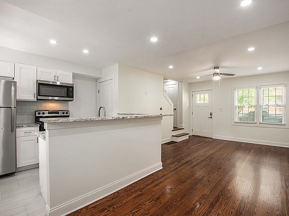 3rd image of 5052 Baltimore Ave #5056