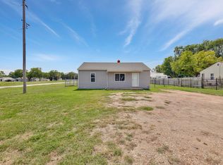 541 W Macarthur Rd, Wichita, KS 67217