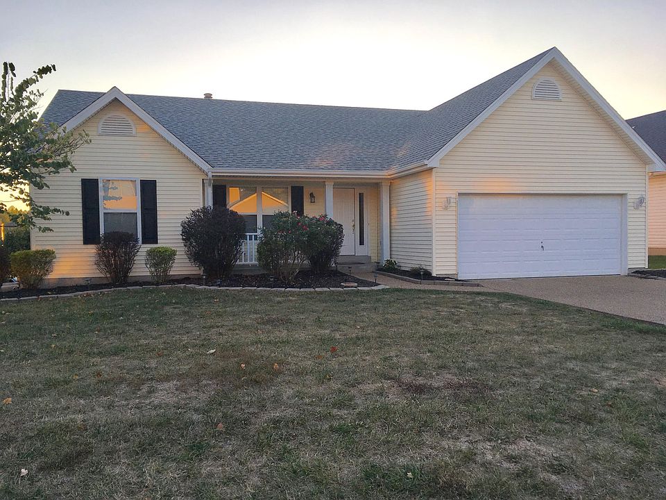 2nd image of 31 Shady Meadow Ct