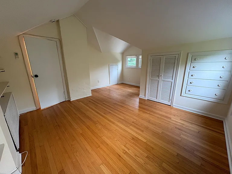 58 Benjamin St — Photo 27