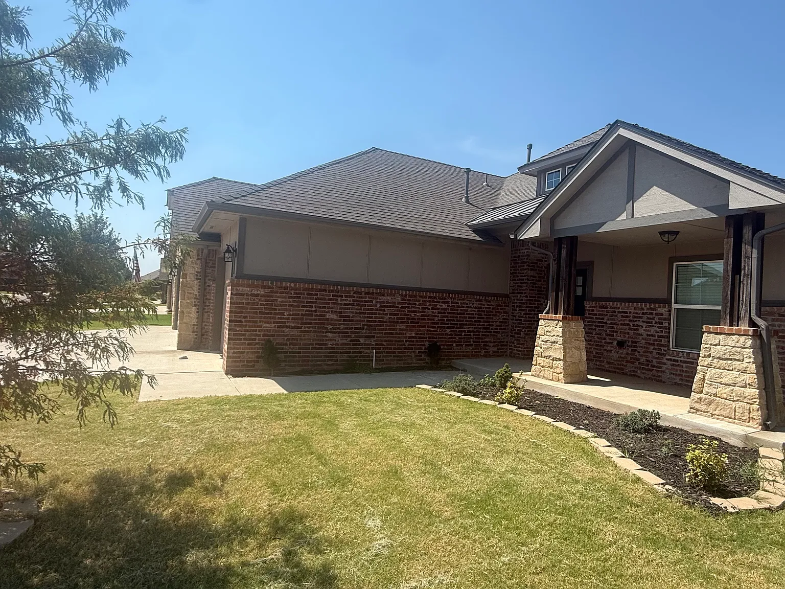 4 bed, 1950 sqft, $2,100 — Photo 3
