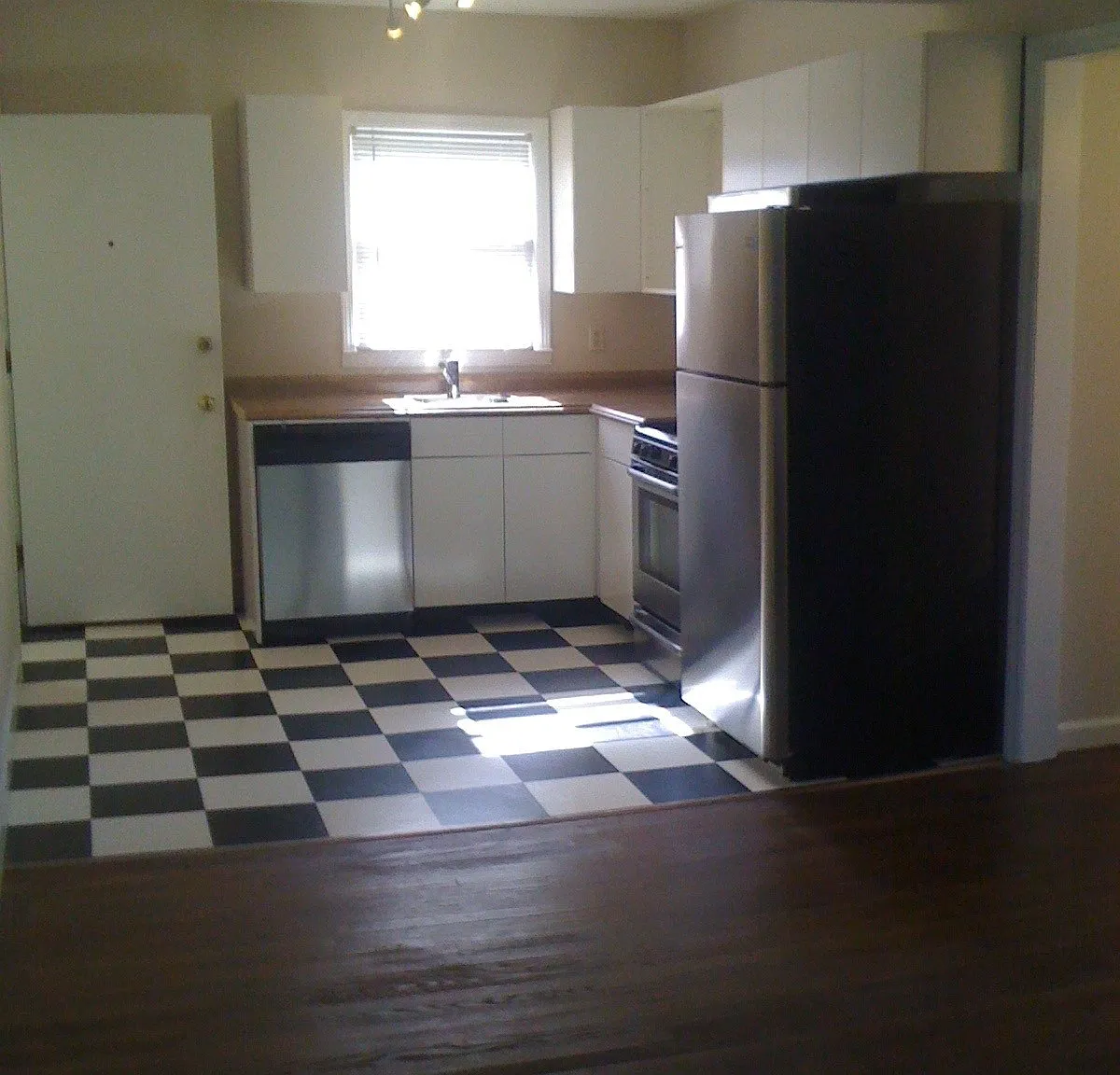 2 bed, 800 sqft, $1,099 — Photo 2