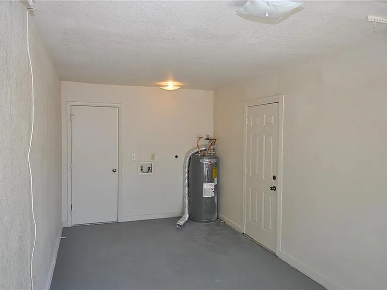 1743 Avenue C NE — Photo 13