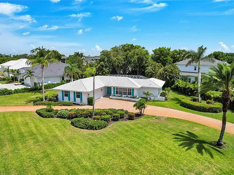 740 Park Shore Dr — Photo 1