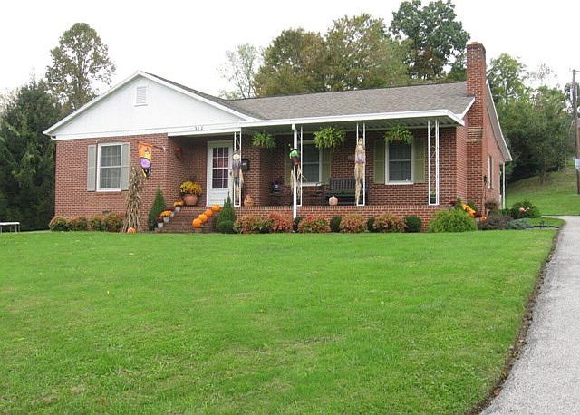 1st image of 310 Parkwood Dr