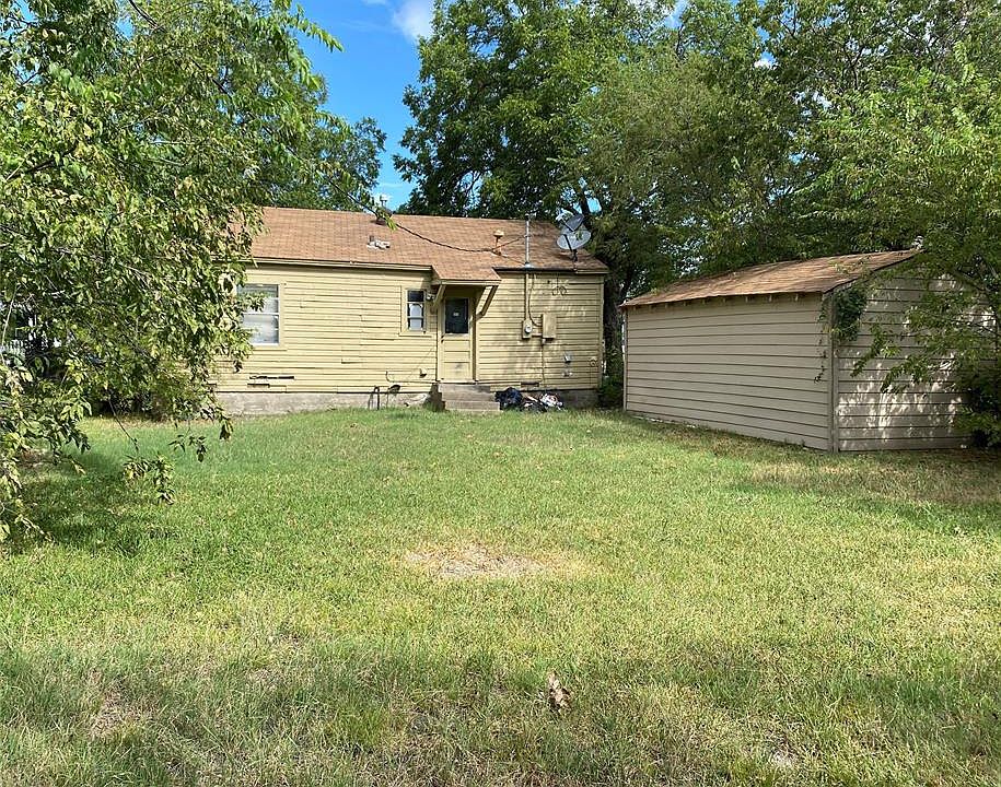 2nd image of 3116 Kendale Dr