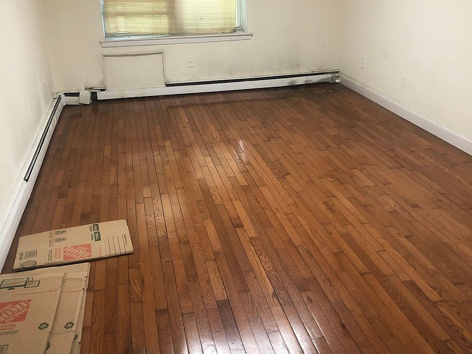 2nd image of 14430 Roosevelt Ave #1E