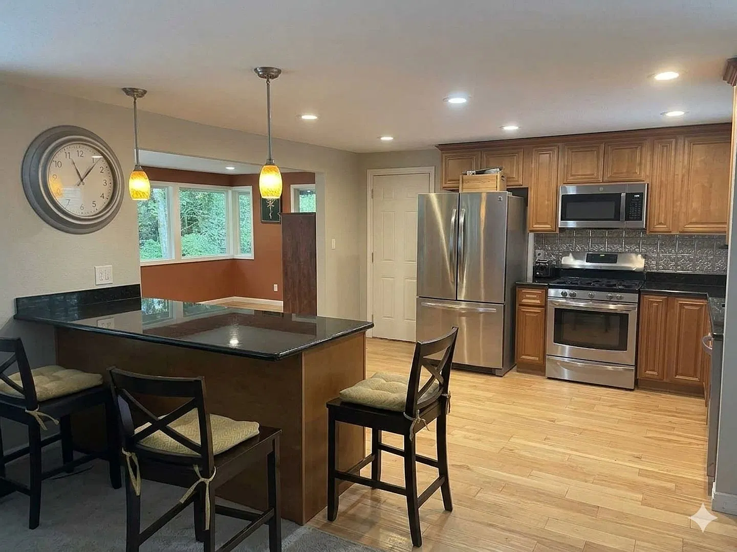 Beautifully Remodeled Issaquah Home with Modern Updates, Bonus Office & Outdoor Living Spaces! — Photo 3