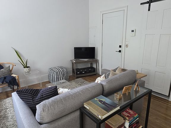 3rd image of 2449 Fairmount Ave Floor 2