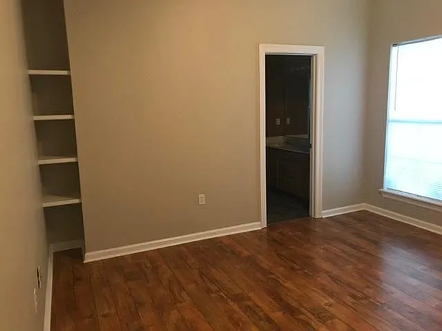 265 Greenhaven Dr — Photo 3