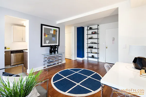 Rented by aptsandlofts.com | media 25