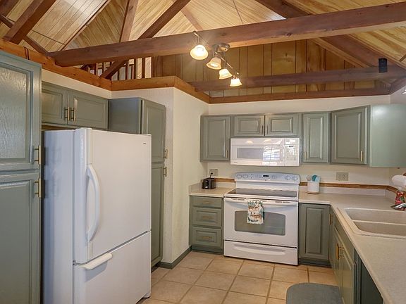 4th image of 240 Bitter Creek Rd