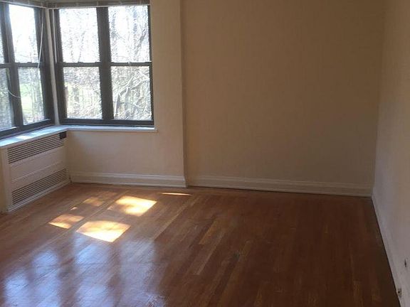 3rd image of 150 E Hartsdale Ave APT 4F