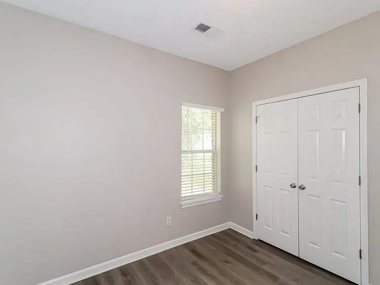185 Village Dr — Photo 14