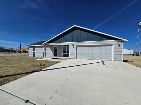 907 Chestnut St, Fowler, KS 67844
