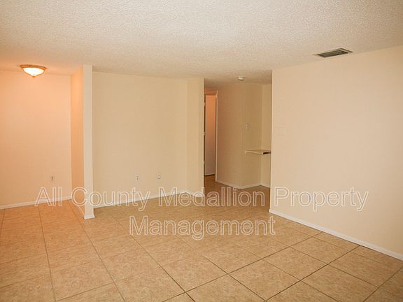 3rd image of 627 Errol St