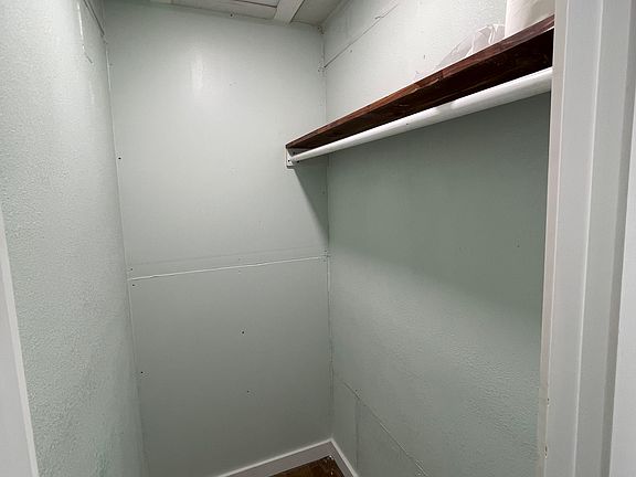 5th image of 2400 W 9th St