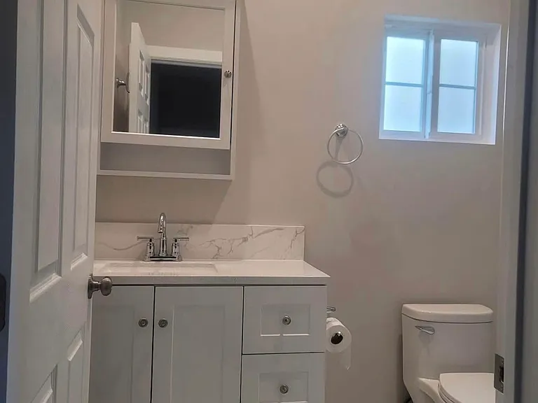 12718 Hart St — Photo 3