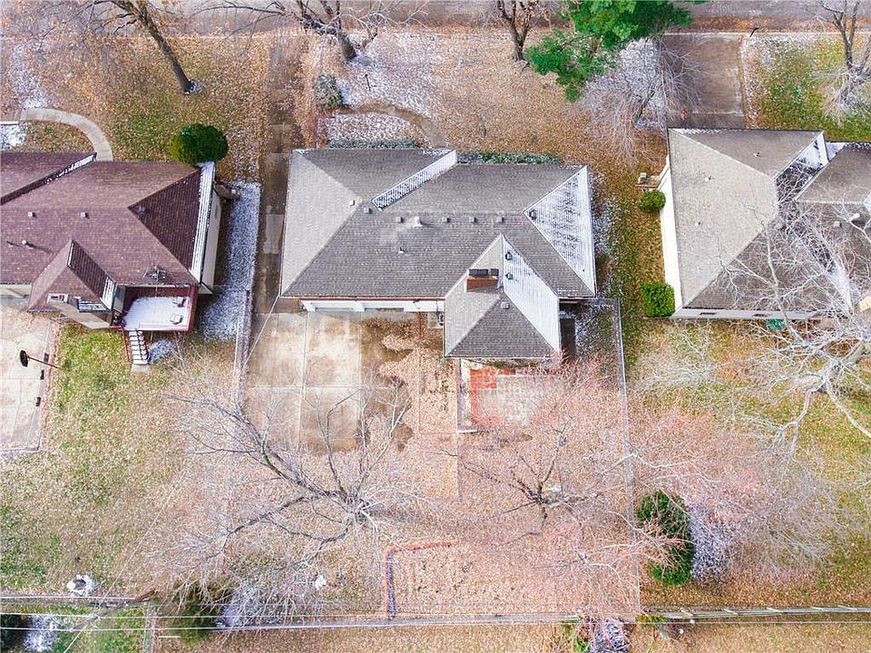 1st image of 2509 N 83rd Ter