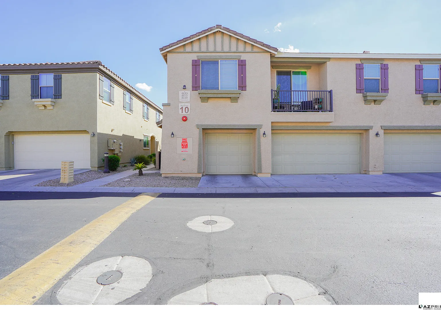 Make Yourself At Home In This Inviting 2/2 Townhome Perfectly Situated In The Desirable Daravante Co — Photo 2