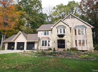 1508 Kings Bridle Trl, Grand Blanc, MI 48439