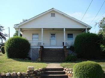 1st image of 129 Woodlawn Dr