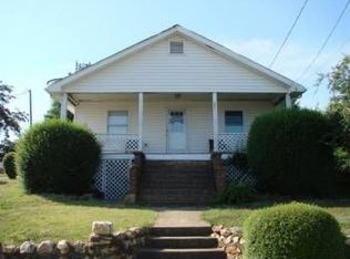 129 Woodlawn Dr, Rocky Mount, VA 24151