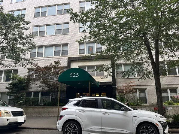525 E 82nd St APT 2B, New York, NY 10028