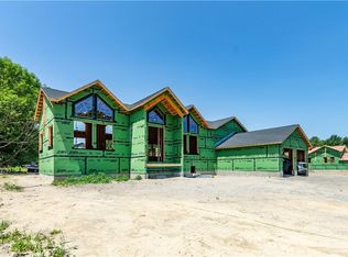 1499 Pippin Orchard Rd, Cranston, RI 02921