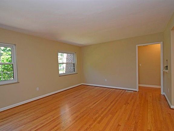 5th image of 3750 West St APT 1