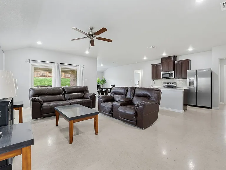 1645 Dryden Ave — Photo 2