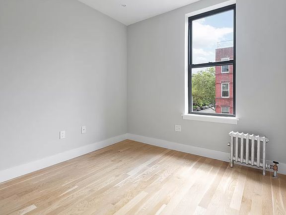 4th image of 359 Bainbridge St #5