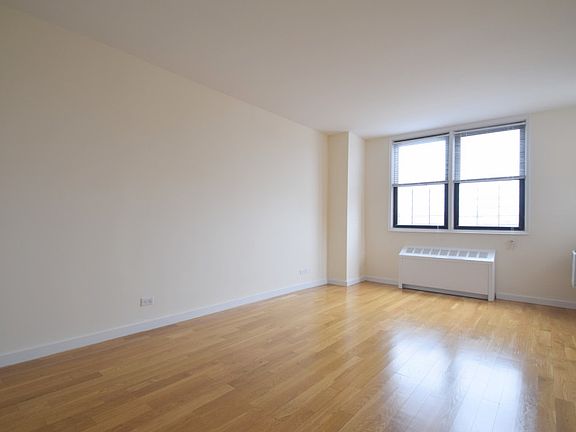 The Capri - Entry - GCC-12L