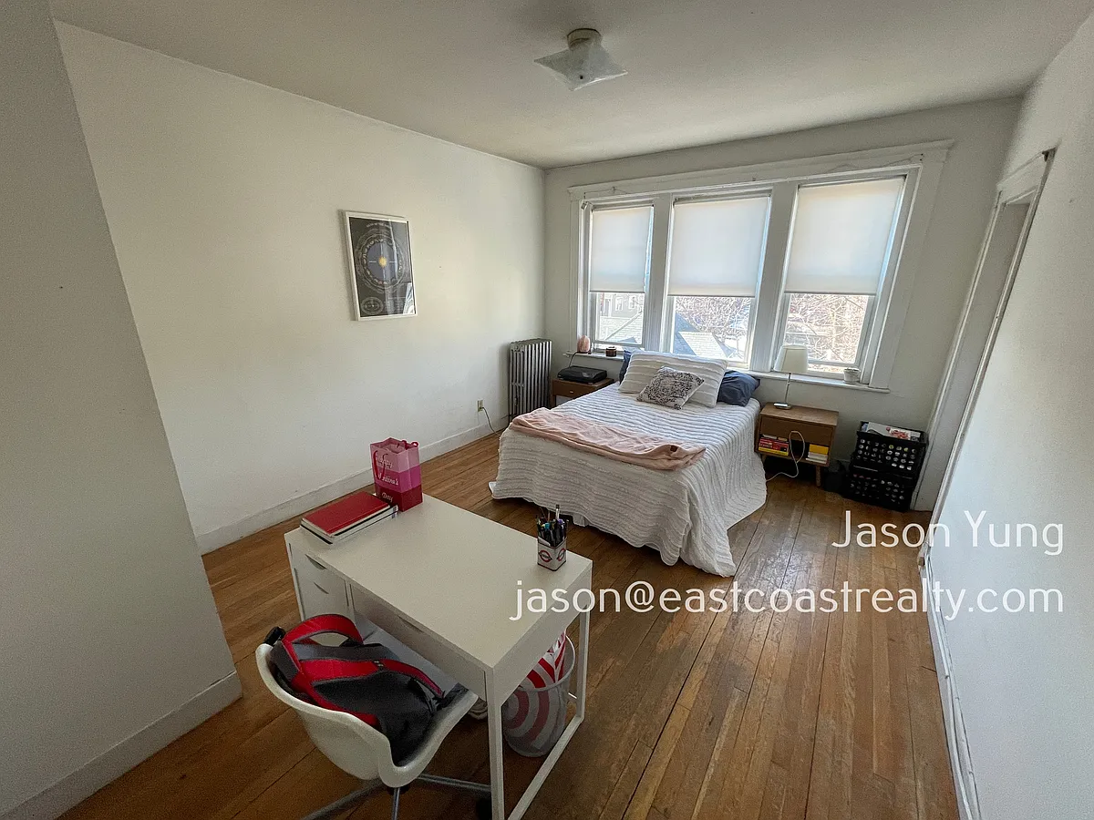 Building Photo - 42 Linden St #15
